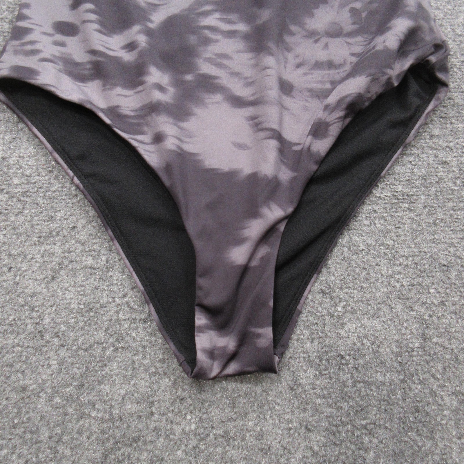 Nike Women’s One Piece Swimsuit Large Black Floral Zip Back Racer Athletic Suit