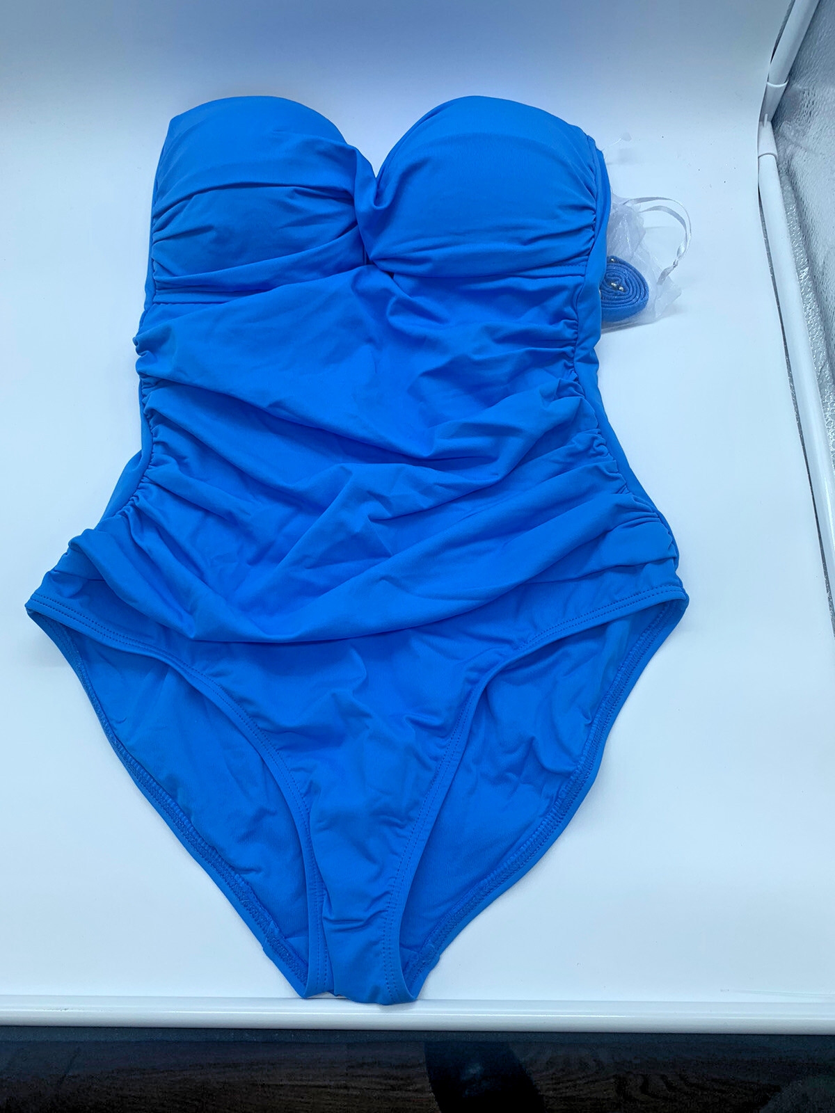 Women’s Swimsuit Sz 6 Anne Cole Blue Twist Front Bandeau 1 Piece. MSRP $88 D009