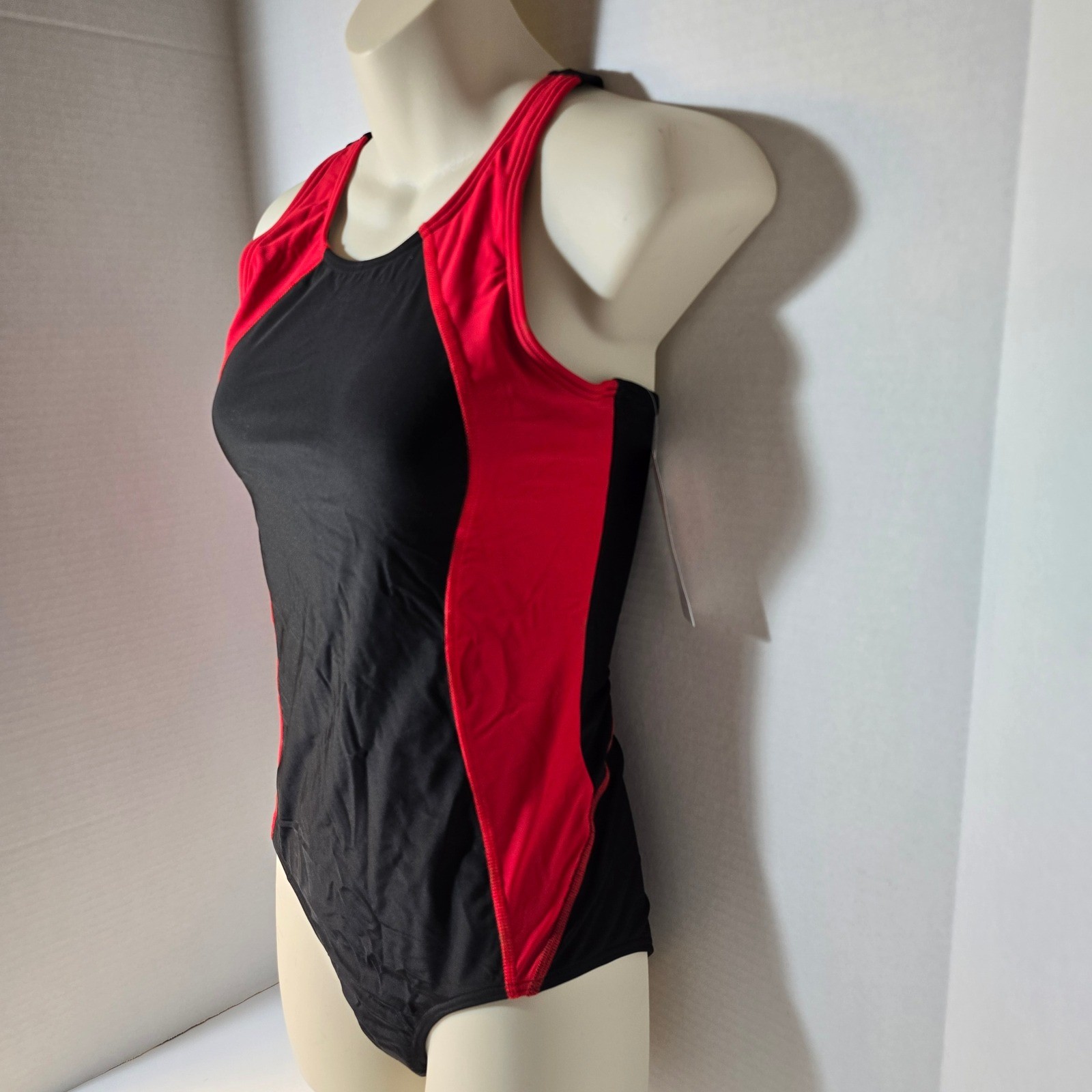 Charmo One Piece Swimsuit Size 16 Athletic Keyhole Back Black Red Beach New