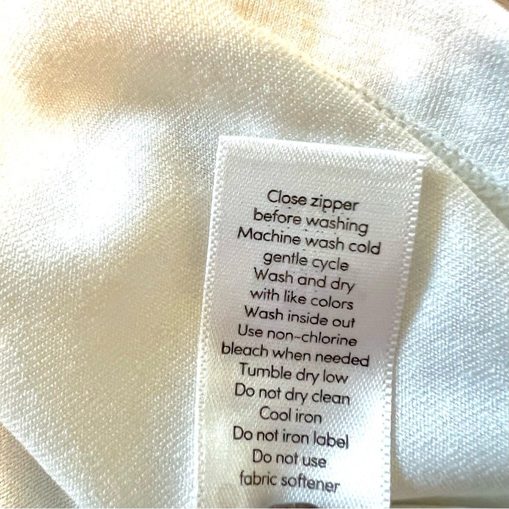 Athleta Pacifica White short sleeve rashguard zip center hidden pocket NWOT XL
