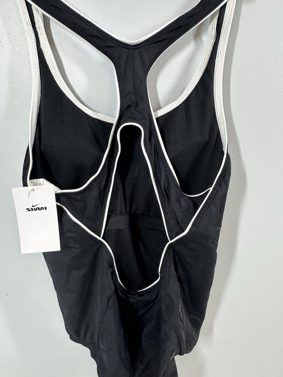 Nike Women’s XL Swimsuit Solid Powerback One Piece Black White Size MSRP $88 070