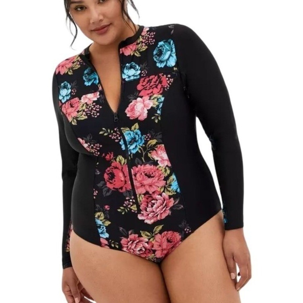 Torrid Active Wireless Long Sleeve Rashguard One Piece Swimsuit Plus Size 4 4X