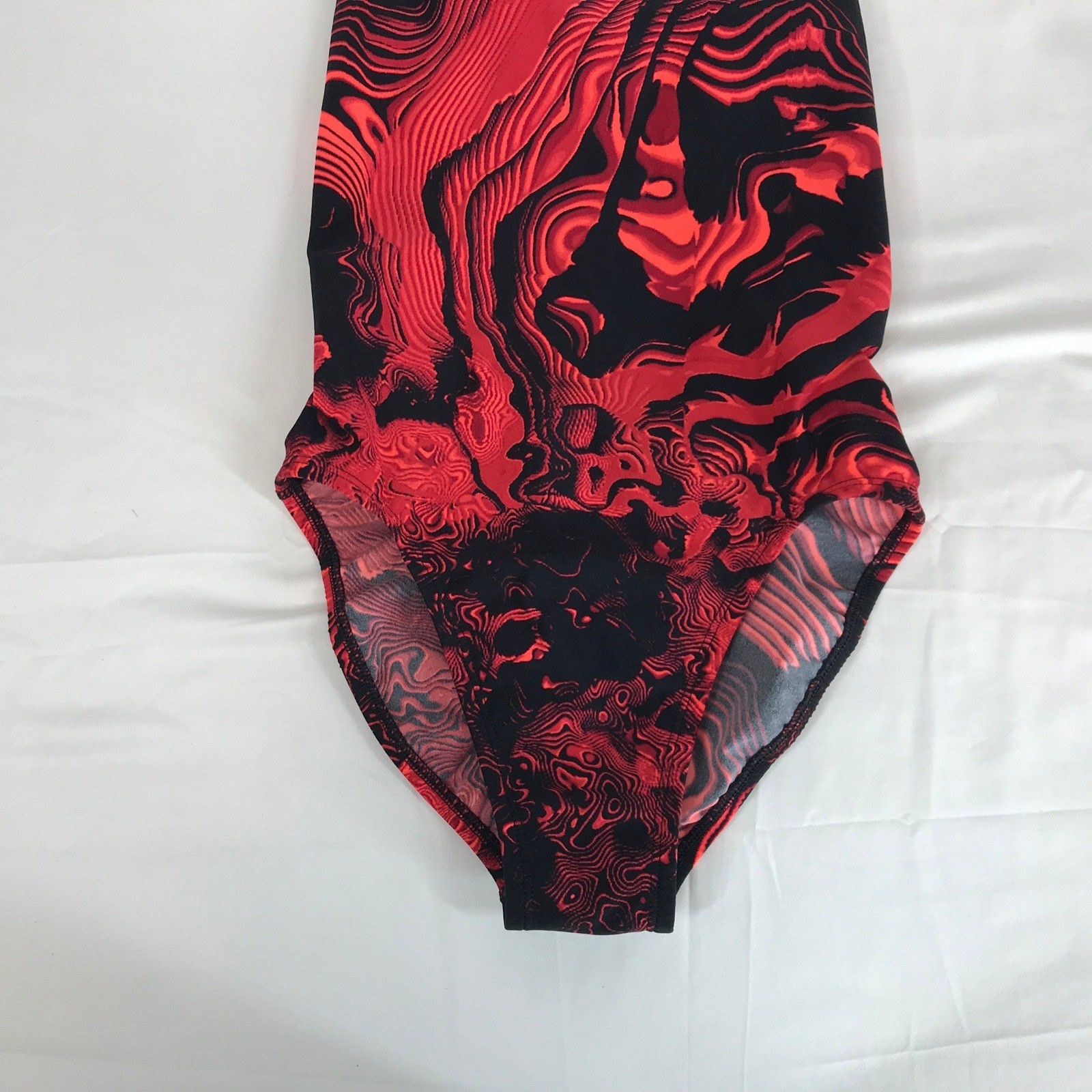 Nike Womens One Piece Swimsuit Red Black Topographic Print Size 30 NESS8020