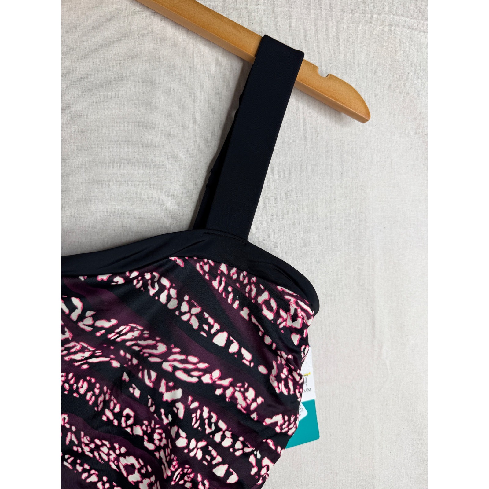 New Aqua Green Women’s UPF 50 Asymmetrical Shoulder One Piece Swimsuit XL Black