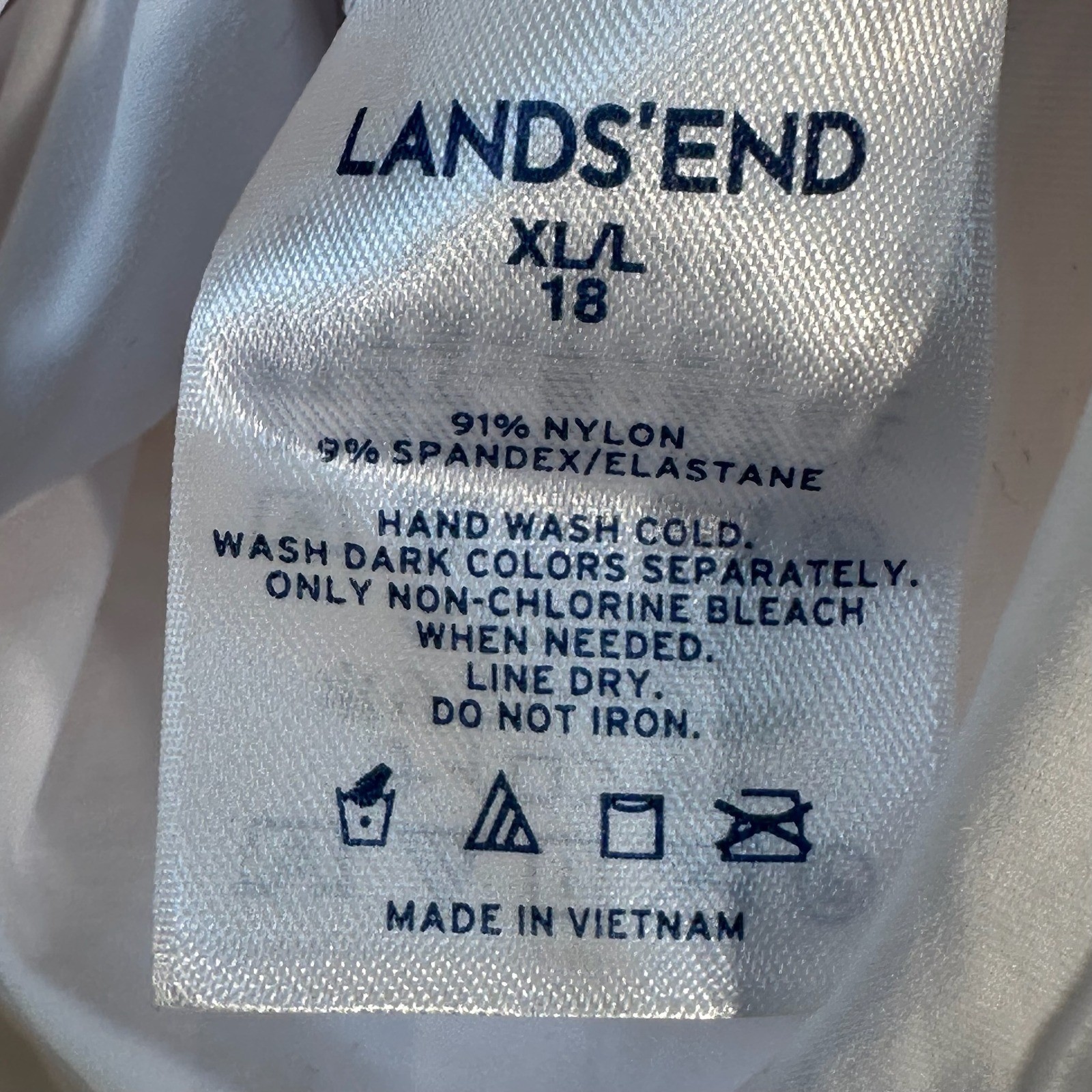 Lands End Womens XL White Long Sleeve Crew Neck Stretch Top Nylon Spandex 18
