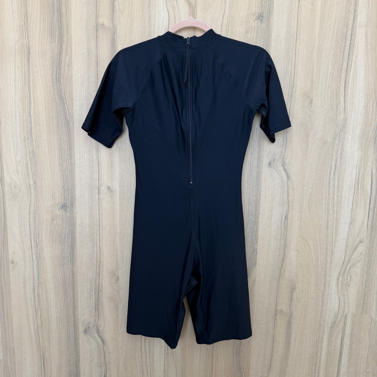 Speedo Women Short Sleeve Rash Guard Small 36 Black Swim Performance Surf Sporty