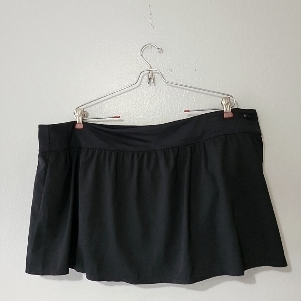 Nike Women’s Plus Size 3x Element Solid Swim Boardskirt Black