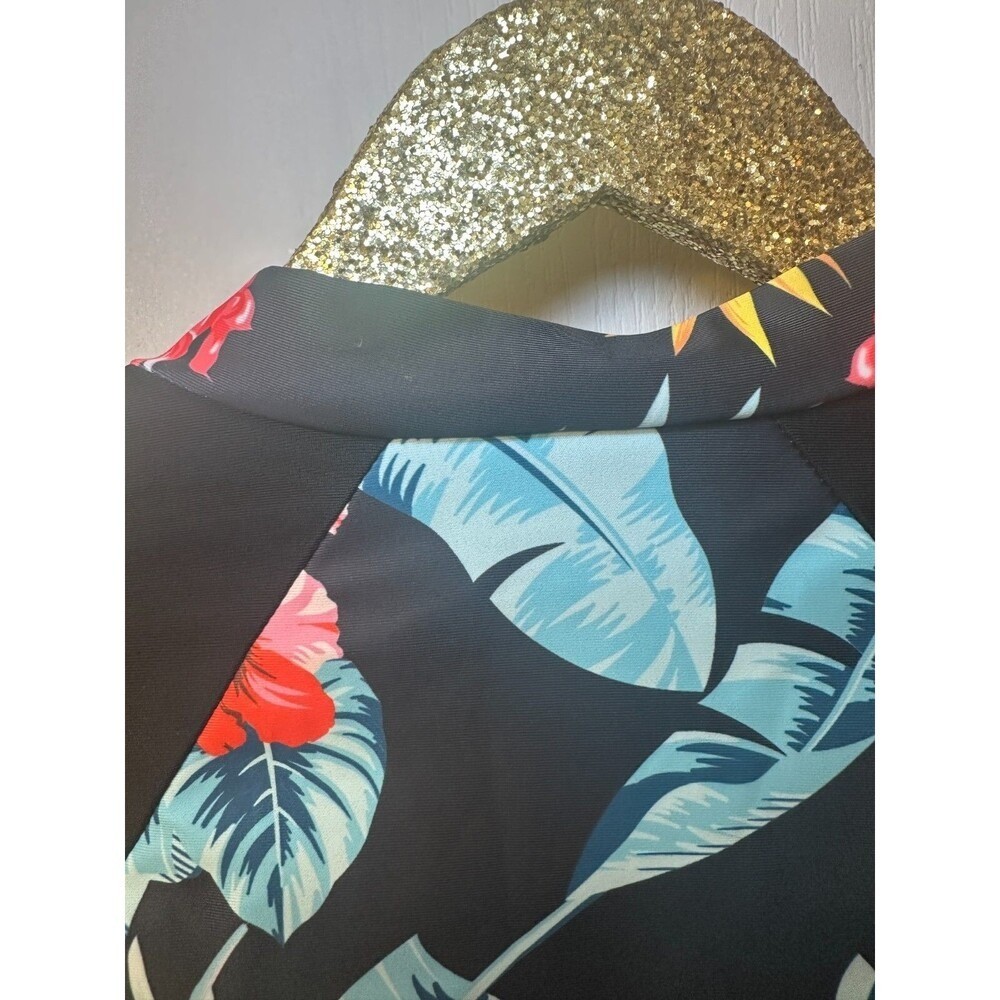 Shein Women’s Floral Wetsuit Swim 1 Piece Size Small