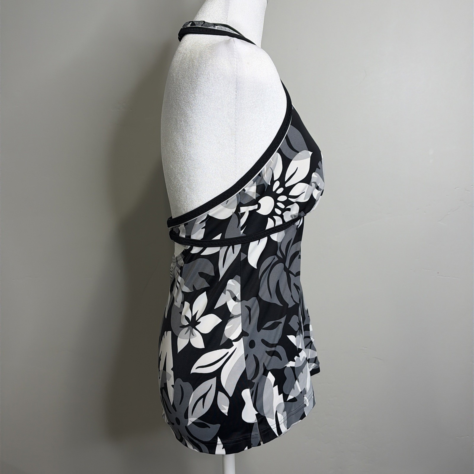 Lands’ End Tankini Top Sz 8 Women’s Black & White Floral Halter Beach Summer