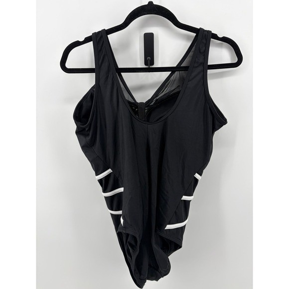 Longitude One-Piece Swimsuit, Black/White Slimming, Built in Bra, Women’s 12