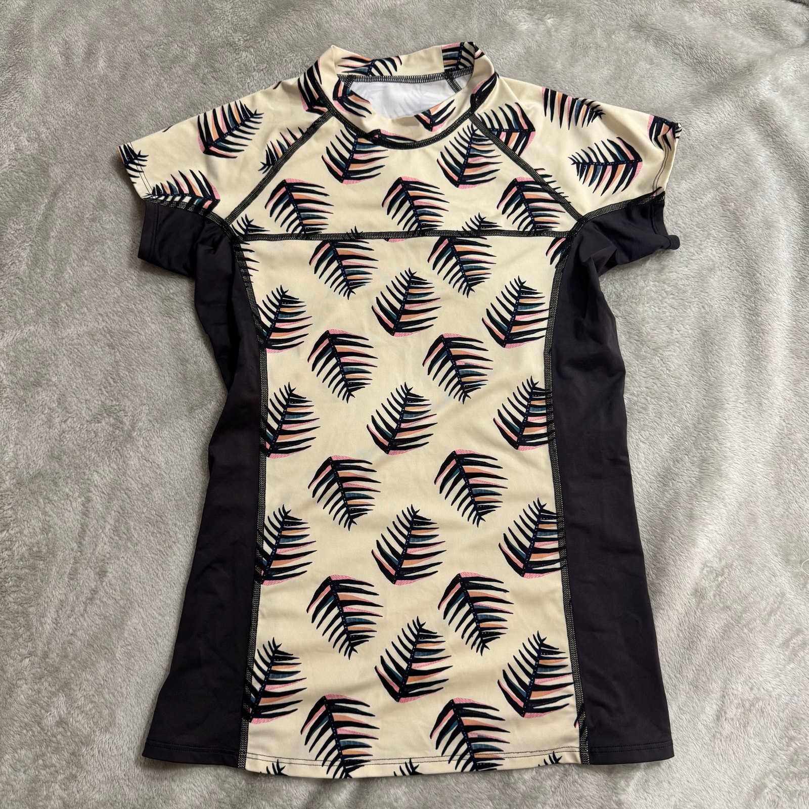 Patagonia Women’s Micro Swell Short Sleeve Rashguard Palms of My Heart Small