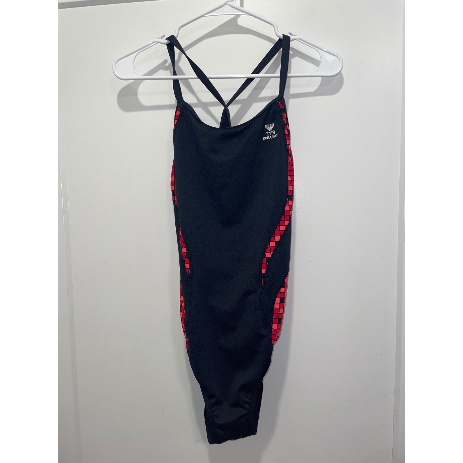TYR Durafast Womens One Piece Swimsuit Size XL Black Red Mosaic Crossback Swim
