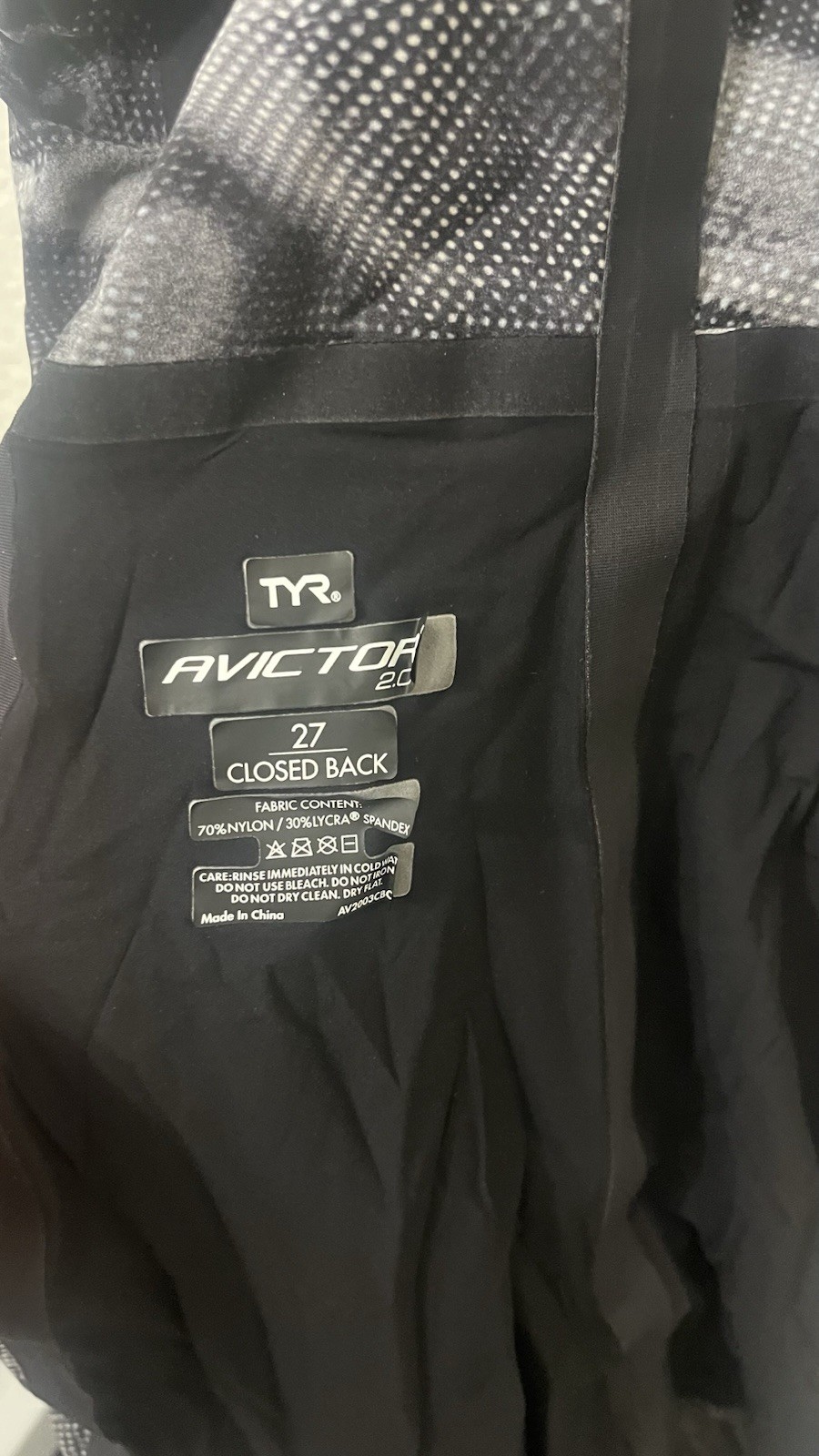 TYR Avictor 2.0 Closed Back Tech Suit One Piece Swimwear Size 27