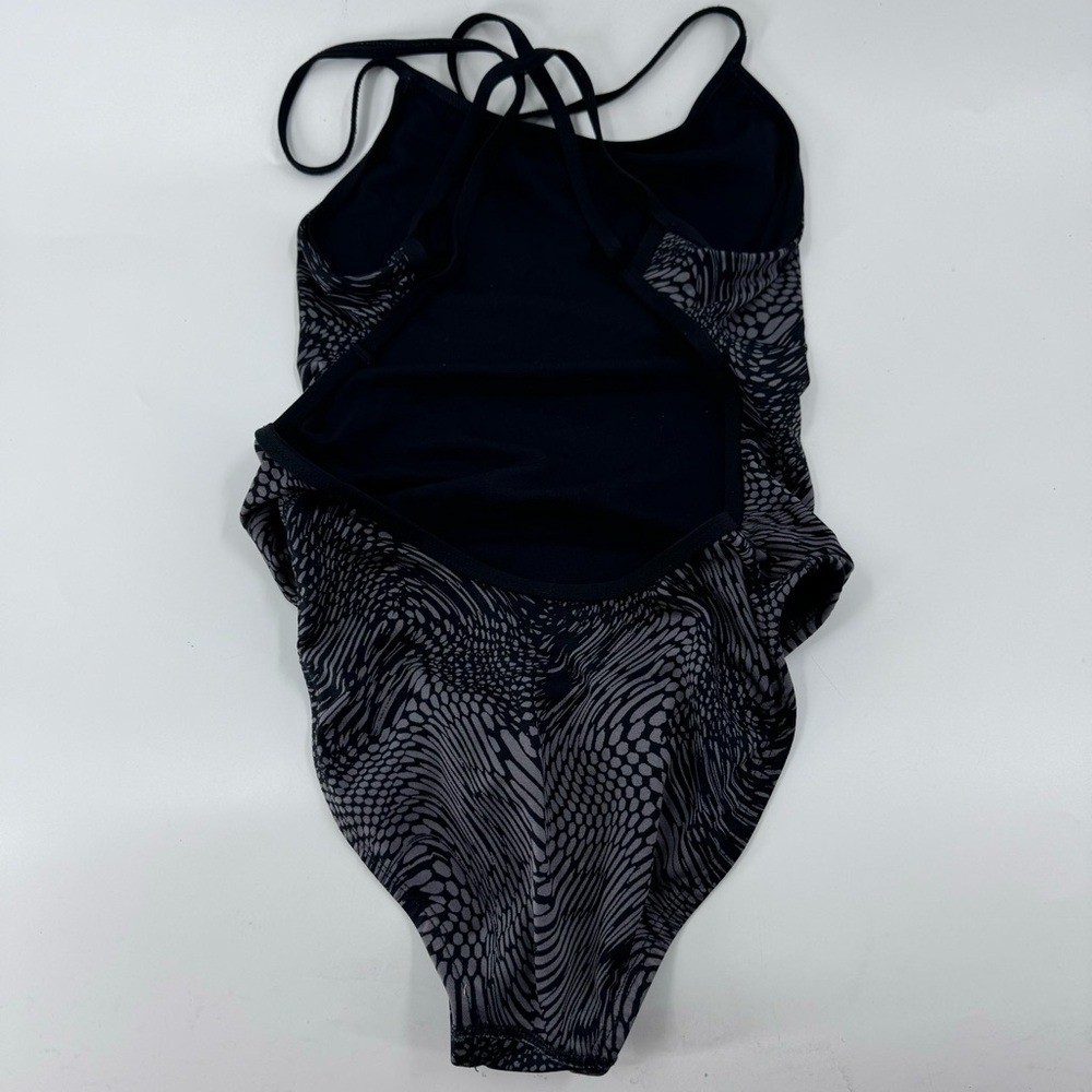 Nike Geo Alloy Poly Blend Nike Dri fit One Piece Swim Suit