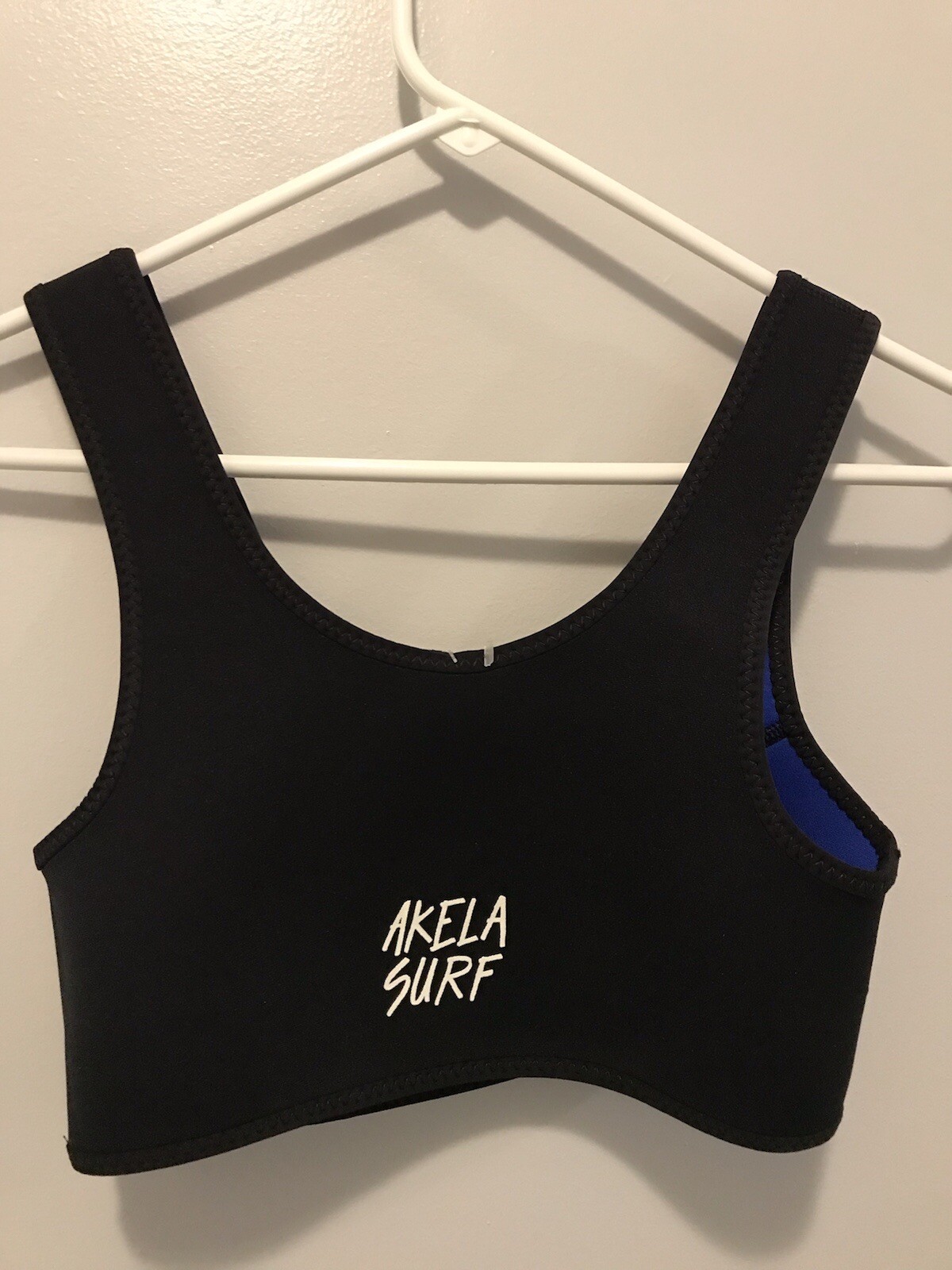 Akela Surf Womens Reversible Black/Blue Neoprene Bikini Top Size Large NWT