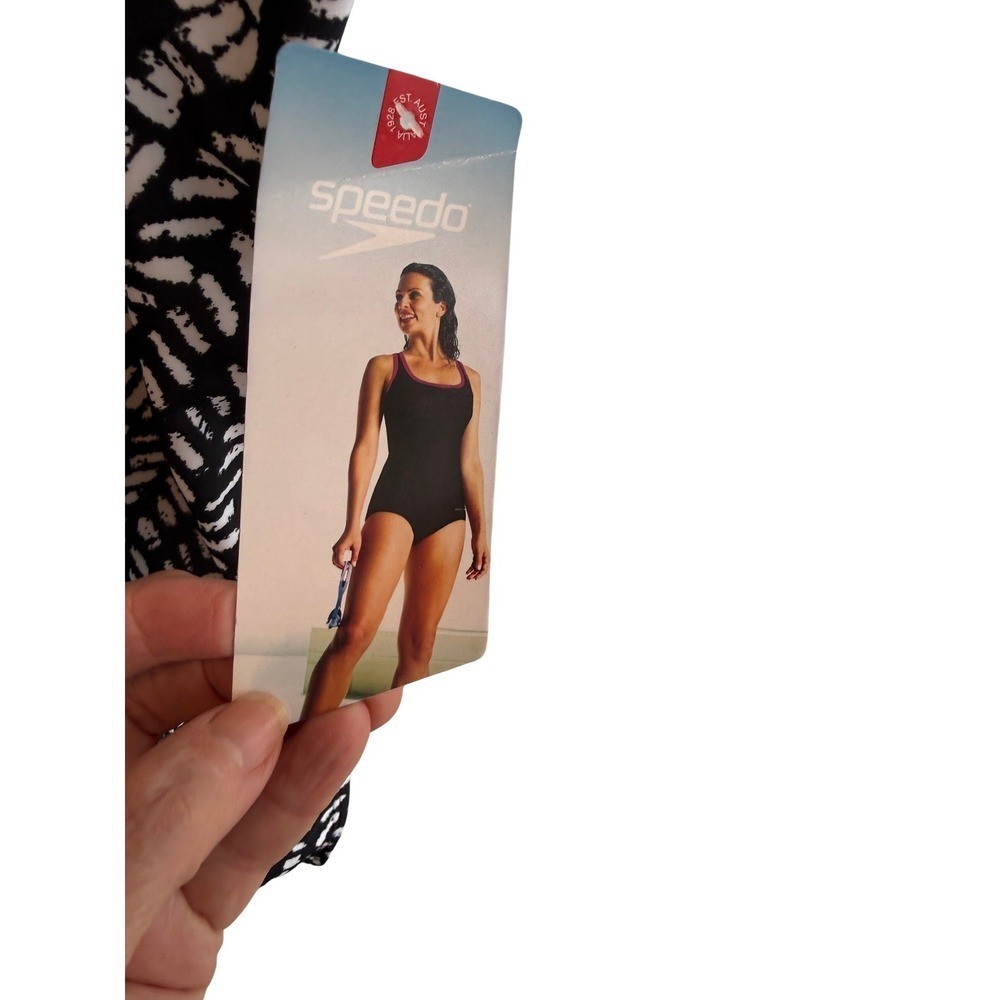 NWT Speedo Womens Black White Racerback Swimsuit Size 10 Athletic Pool Mnimalist