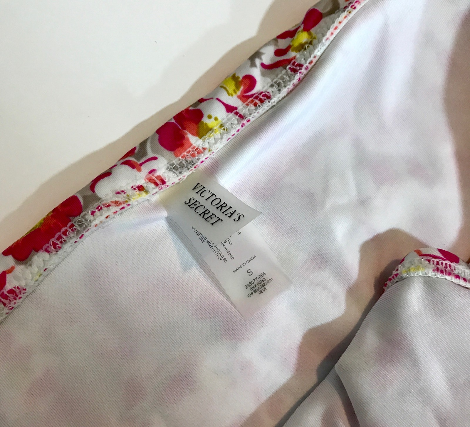 EUC Pink Floral Print Victorias Secret Size Small Bikini Bottoms