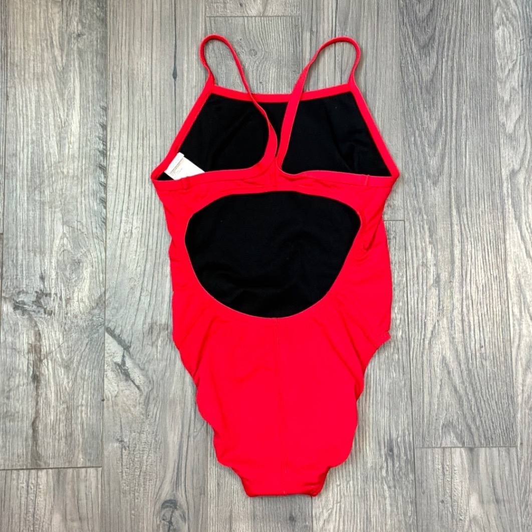Nike HydraStrong Fastback One Piece Swimsuit Red Womens 30 / Size 4 NESSA001