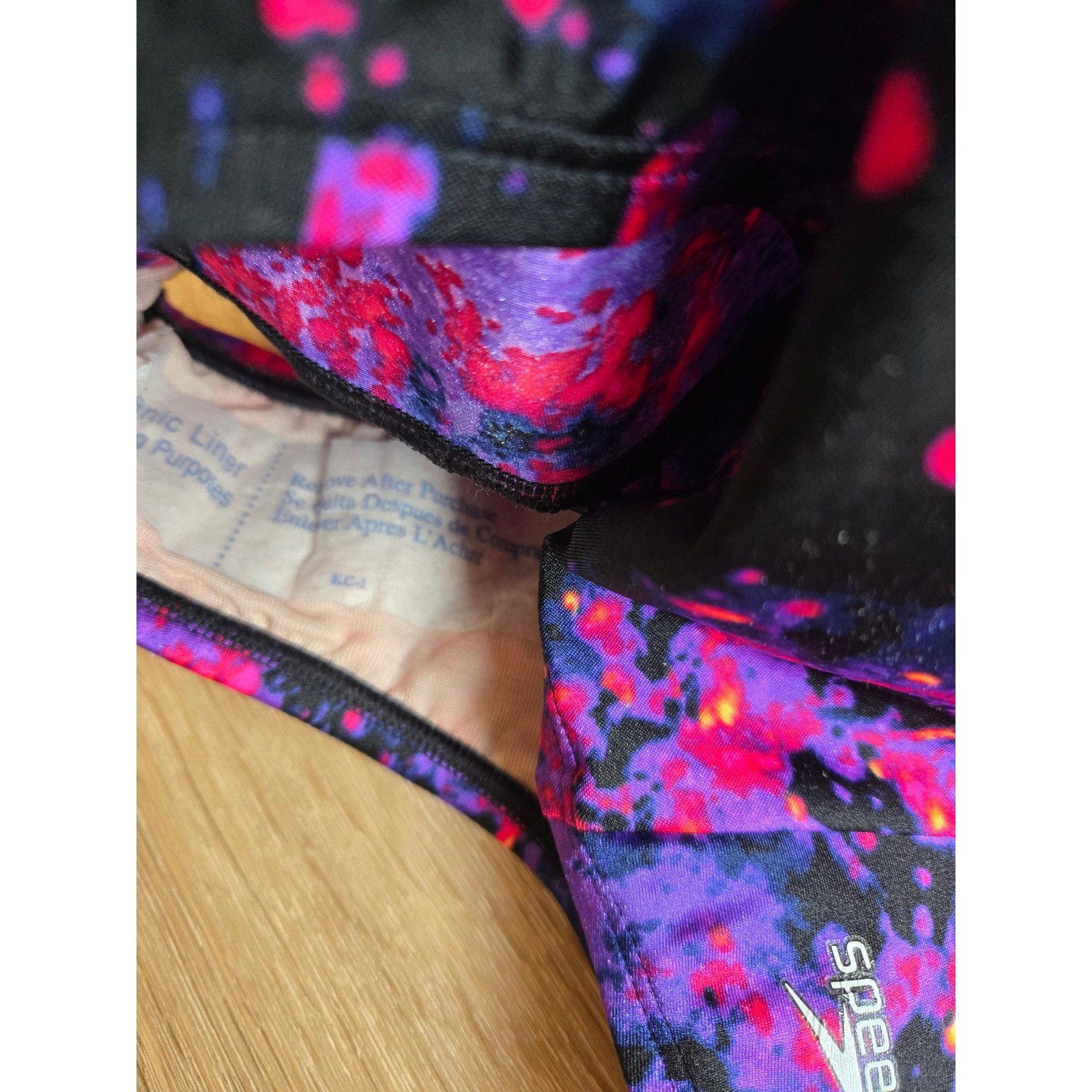 Speedo Women’s One Piece Swimsuit Size 18 Lycra Fitness Splash Print NWT