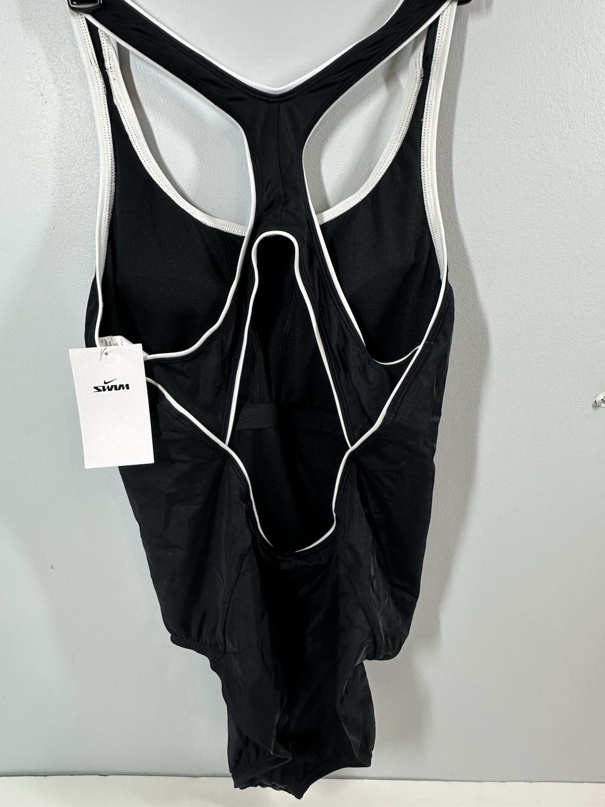 Nike Women’s XL Swimsuit Solid Powerback One Piece Black White Size MSRP $88 070