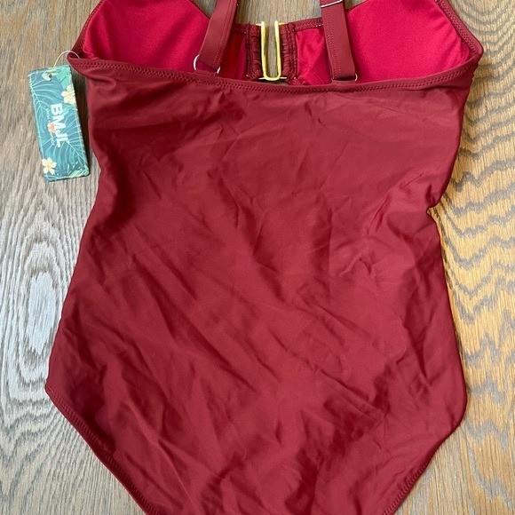 BMJL Womens Ruched One Piece Swimsuit Burgundy Gold Hardware Tummy Control M