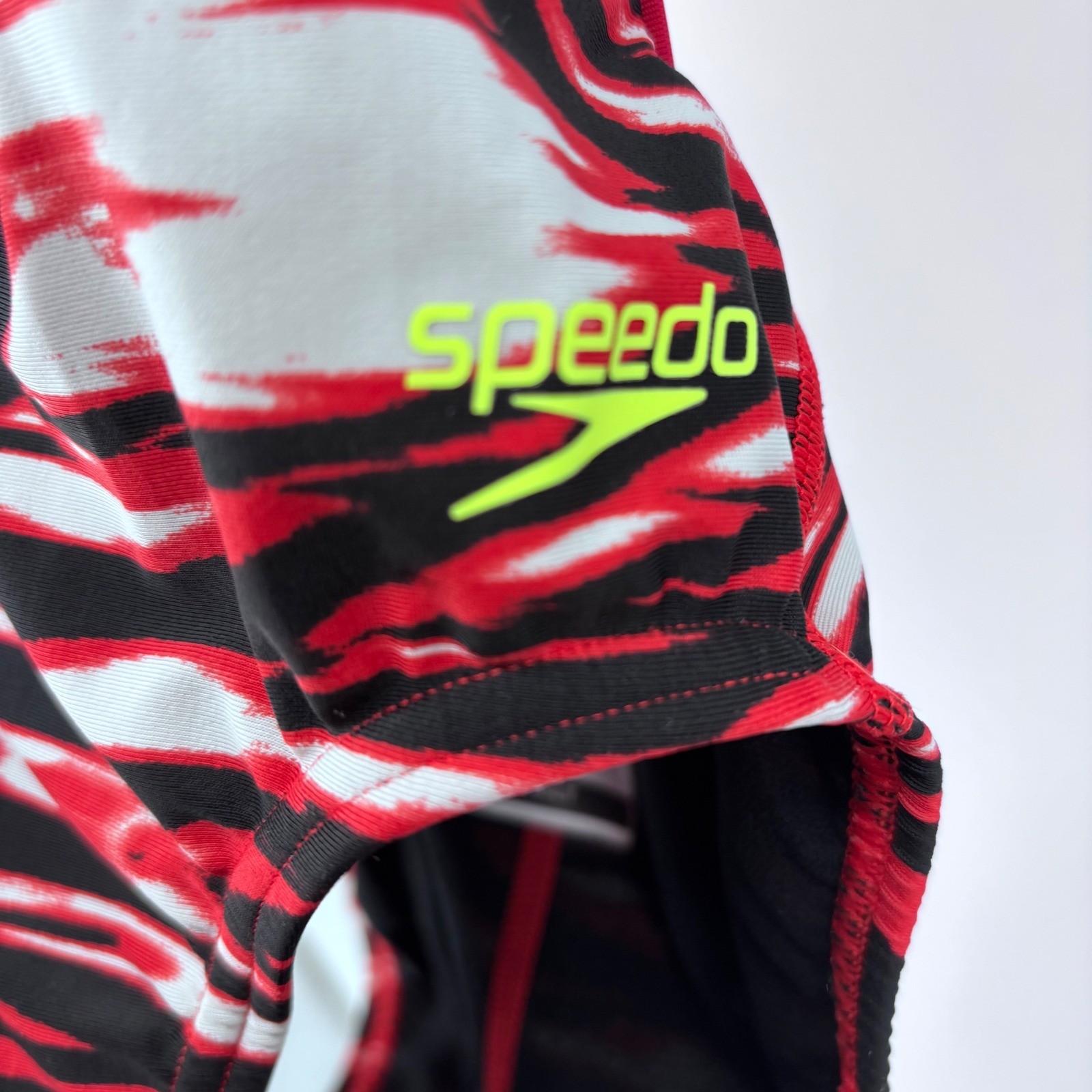 Speedo Swimsuit Womens One Piece Red Black White Tiger Print Training size 28