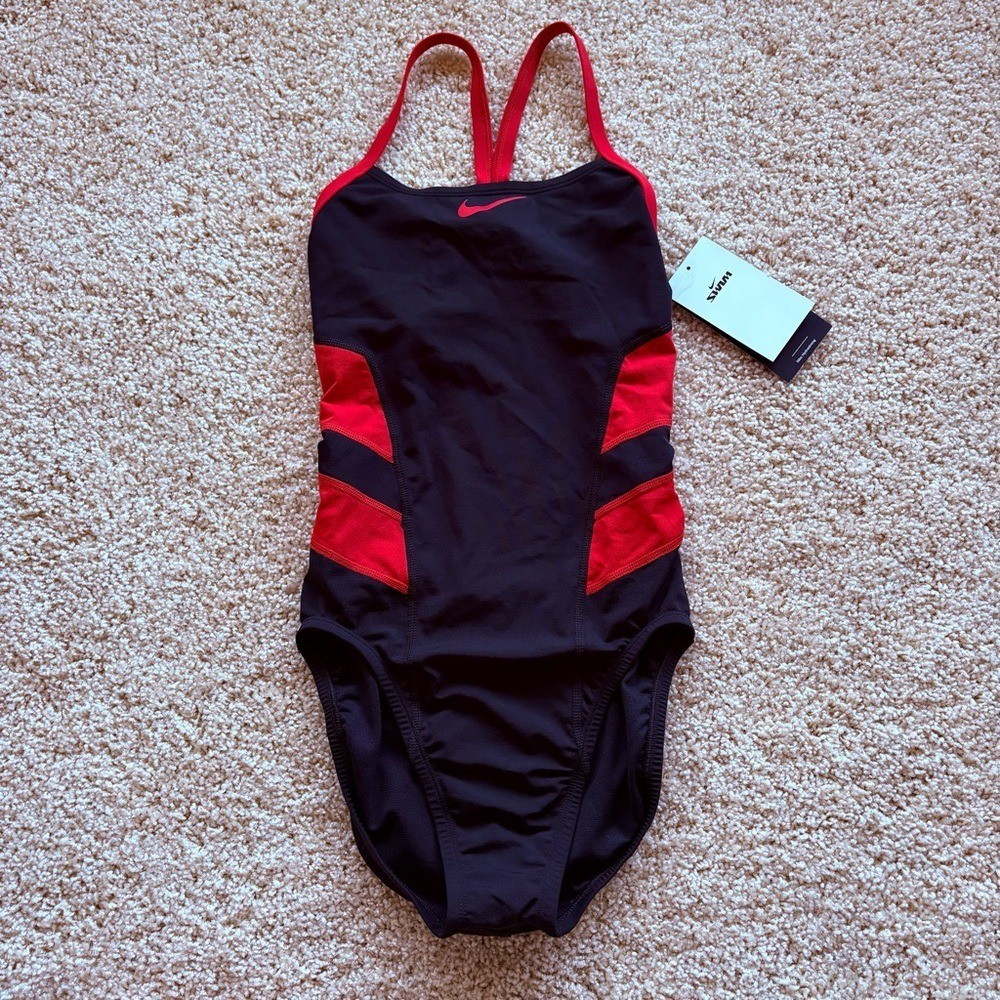 Nike Women’s HydraStrong Colorblock Racerback One Piece Swimsuit Size 30 / US 4