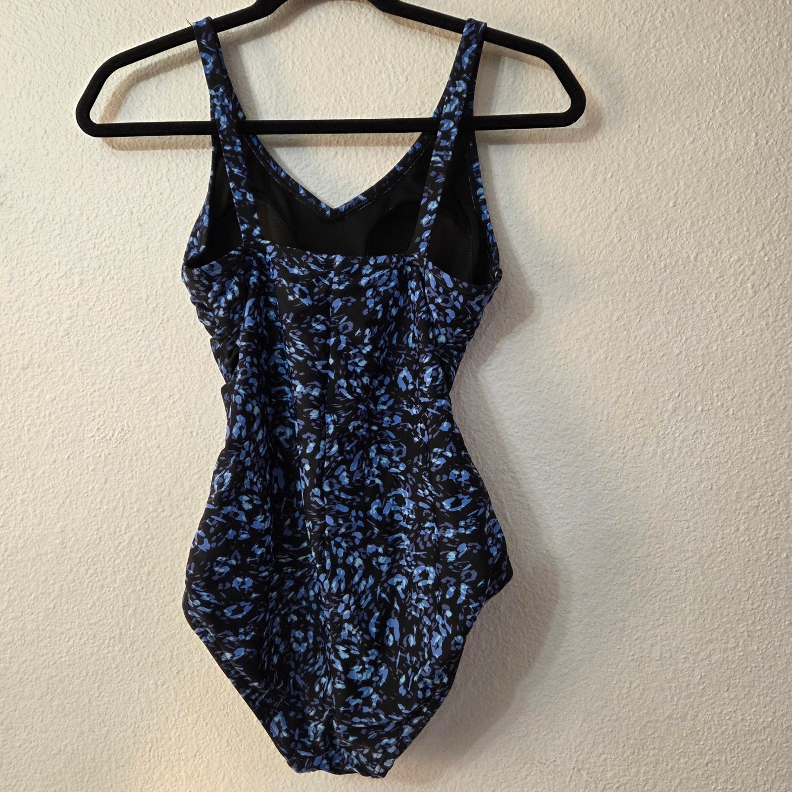 Speedo Black & Blue One Piece Swimsuit Women’s size 6