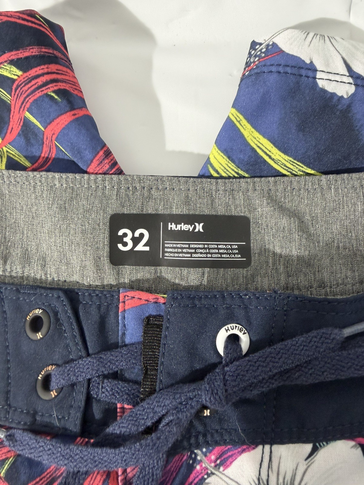 Hurley Weekender Board Swim Shorts – Men’s size 32