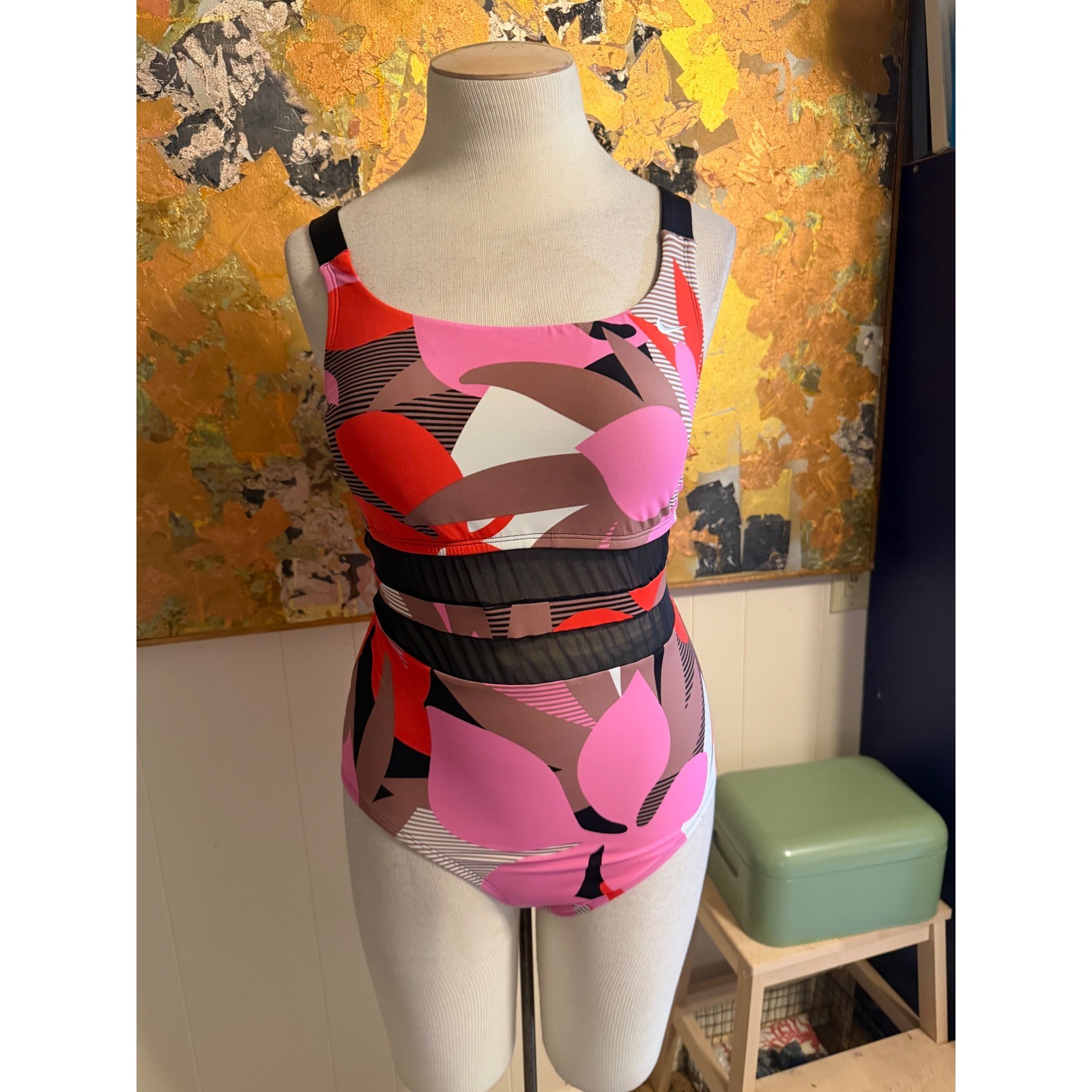 Nike Jungle One Piece Women’s Swim Suit With Mesh Cut Outs EUC XL