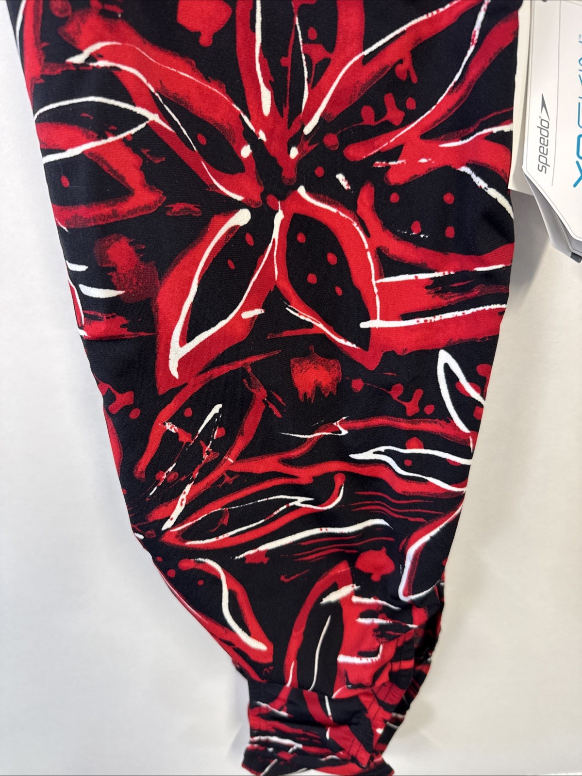 Speedo XD Skin Womens Endurance Swimsuit One Piece Strap Back 10/36 Red Flowers