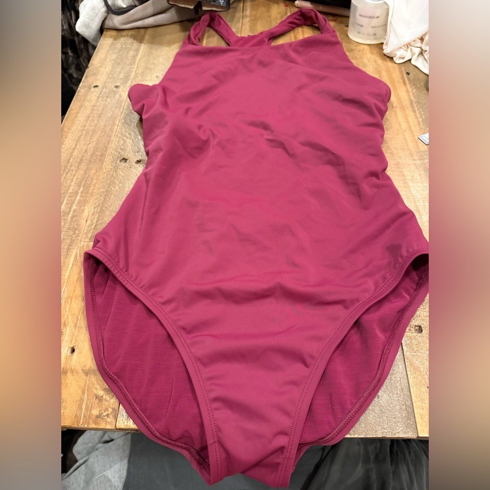 TYR Maroon Racerback One Piece Swimsuit Athletic Training Burgundy Likely M