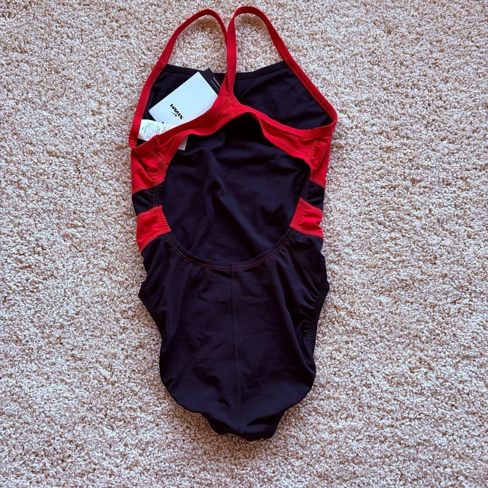 Nike Women’s HydraStrong Colorblock Racerback One Piece Swimsuit Size 30 / US 4