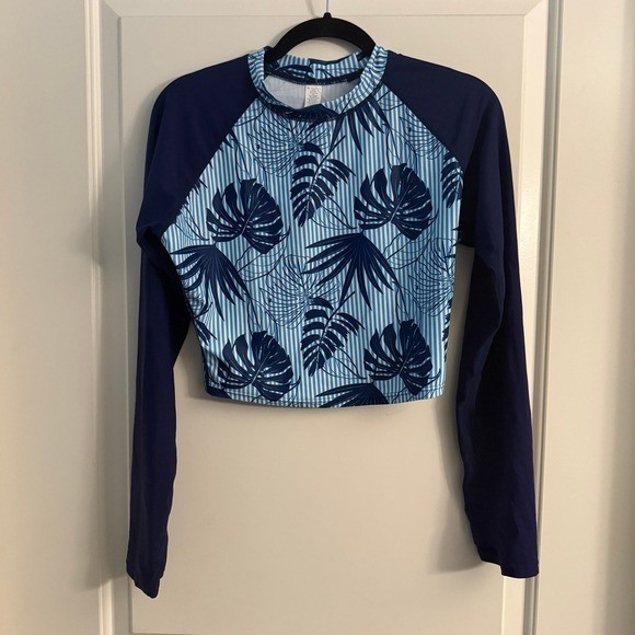 Attract Sports Swim Top Women’s Large Blue NWT