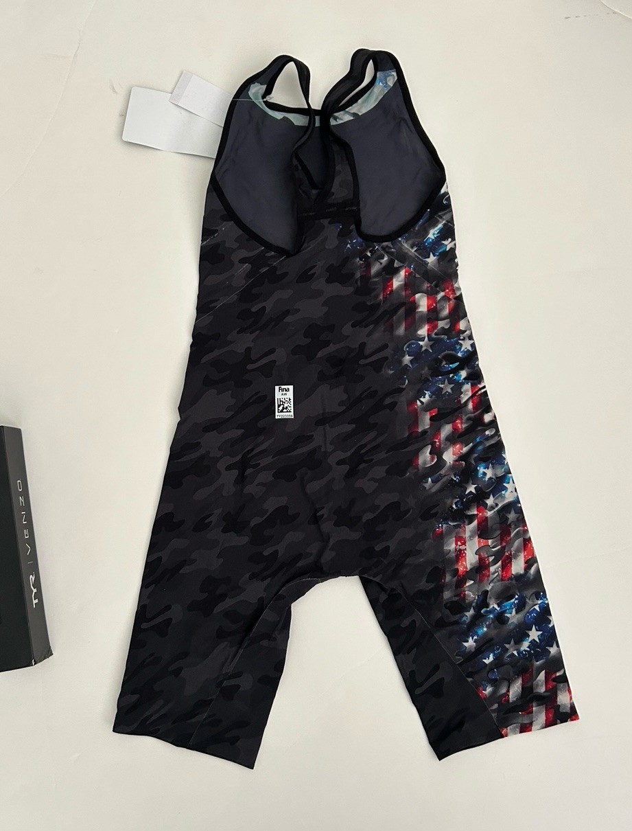 TYR Venzo Women’s Knee Skin Size 27 Black Camo Open Back Swimsuit Swimming NEW