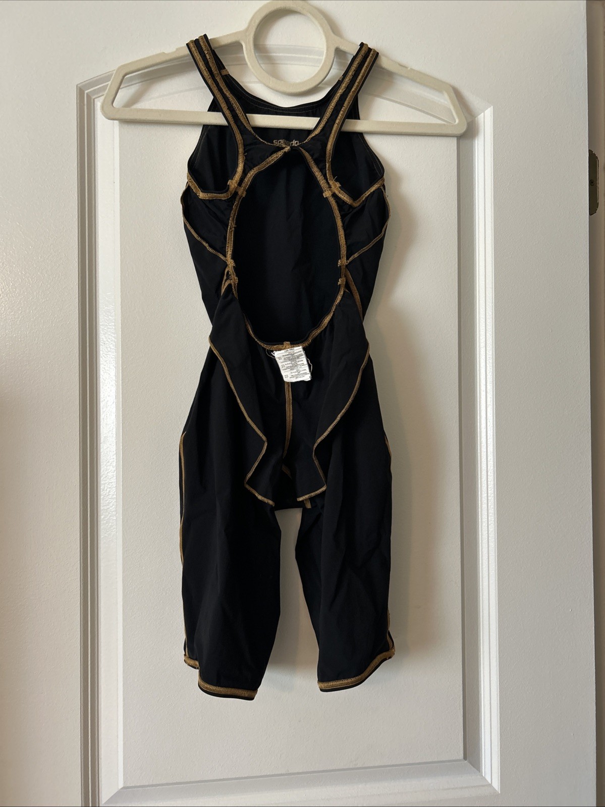 Speedo SIZE 23 – Lzr Racer Pro Recordbreaker Kneeskin Blk/Gold Trim – PRE-OWNED