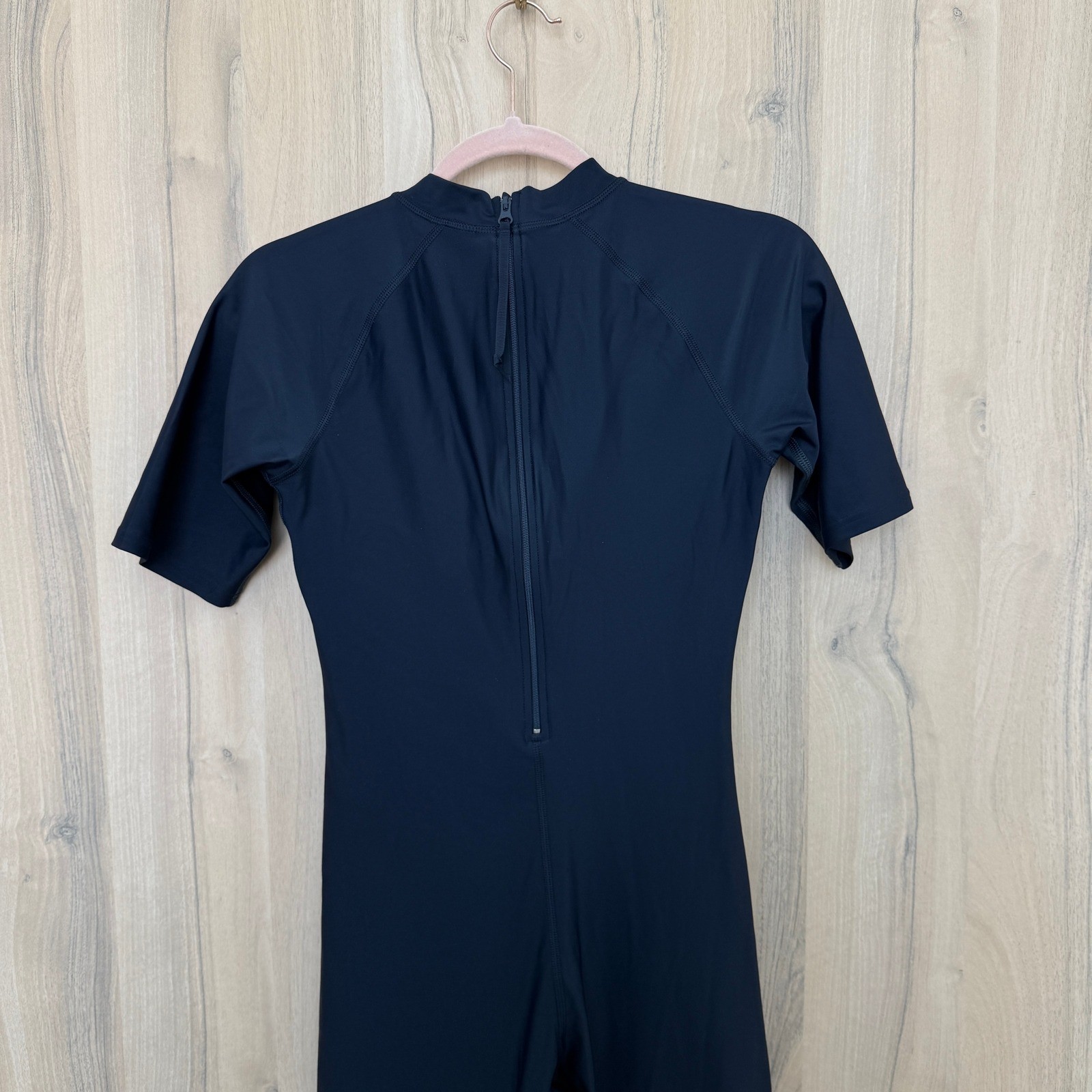 Speedo Women Short Sleeve Rash Guard Small 36 Black Swim Performance Surf Sporty