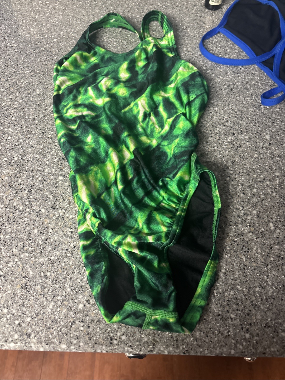 Girls/Women’s Swimming One Piece Swimsuits.. sz 26 nwt endurance/3 sz 28 Euc/lot