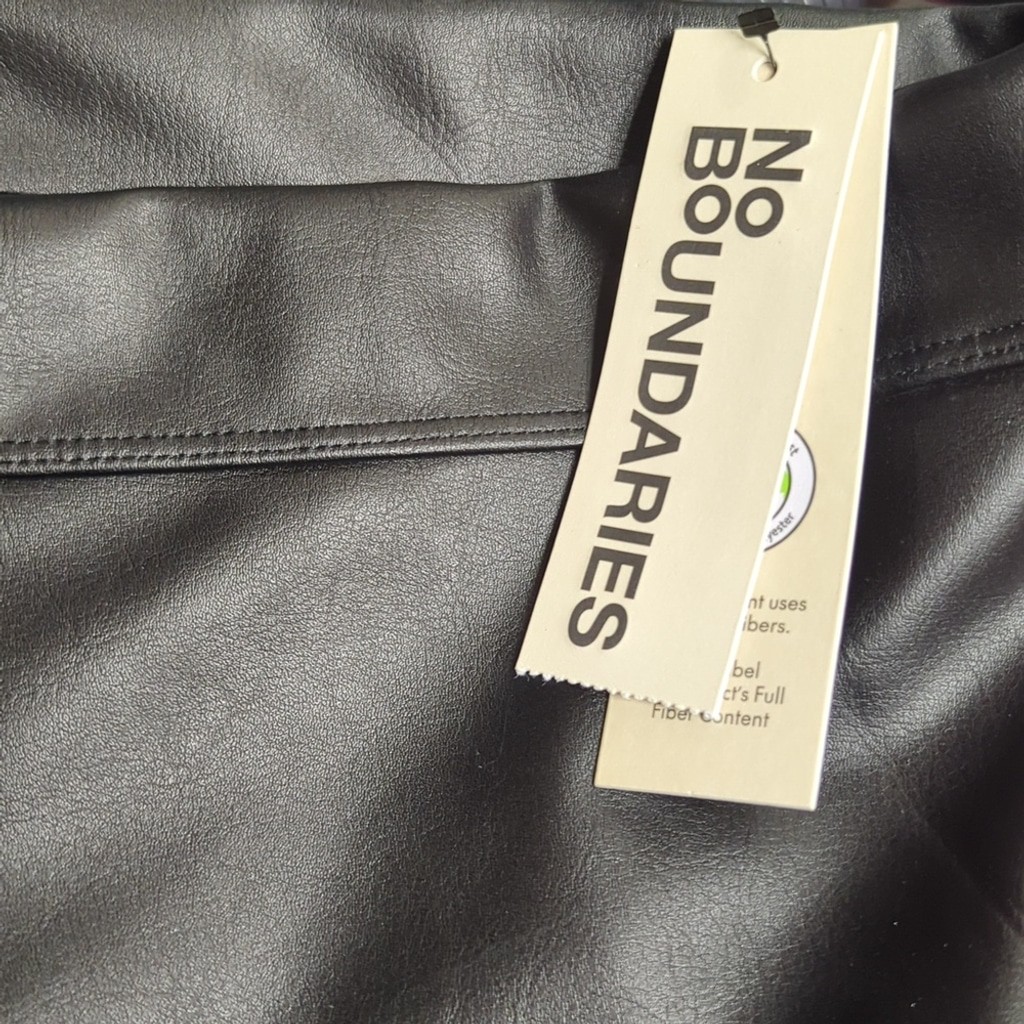 No Boundaries Faux Leather Boyshorts Women’s Swim Bottom XL New With Tags