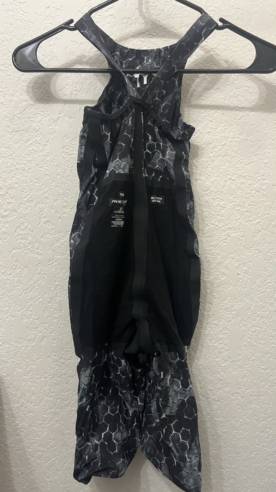 TYR Avictor 2.0 Closed Back Tech Suit Competitive Swimwear Size 27