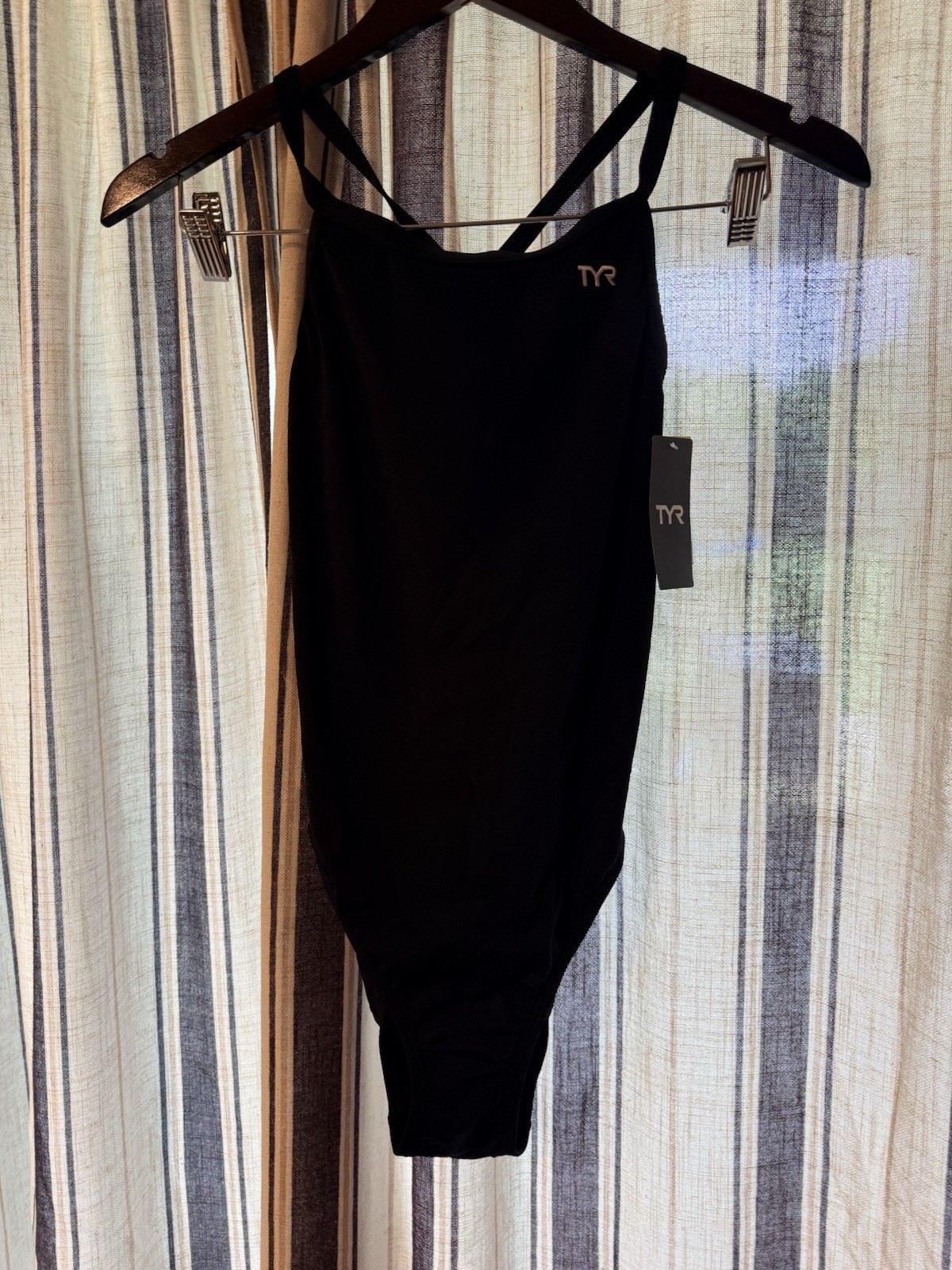 TYR Women’s Size 32 Swimsuit Durafast Maxfit Solid Black DDRF7A US 8 M NEW