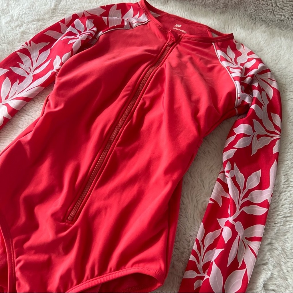 Long sleeve zip front one piece bathing suit Size S