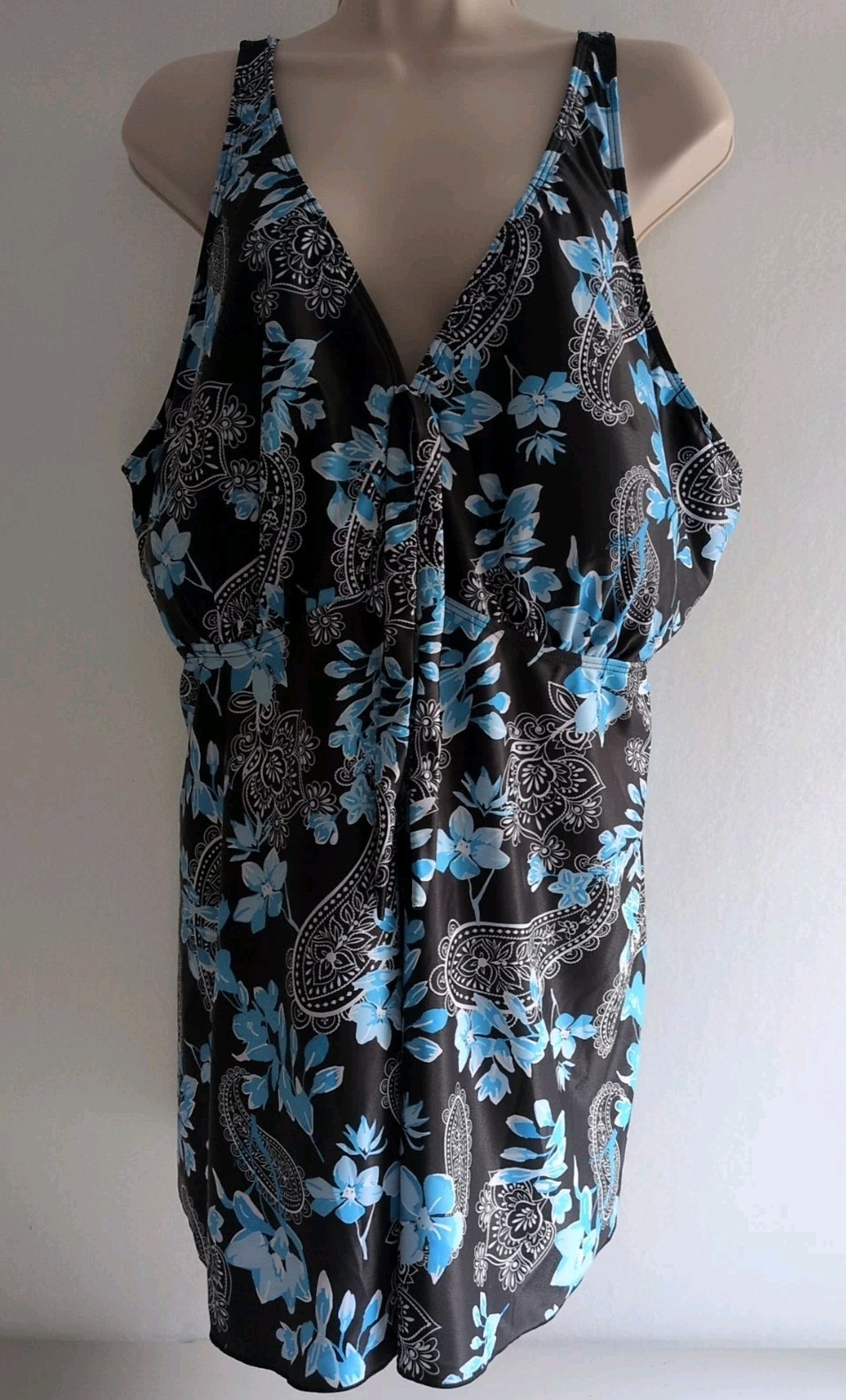 Yonique Plus Size Floral Paisley Blue & black Bathing suit Top Womens Size 24W