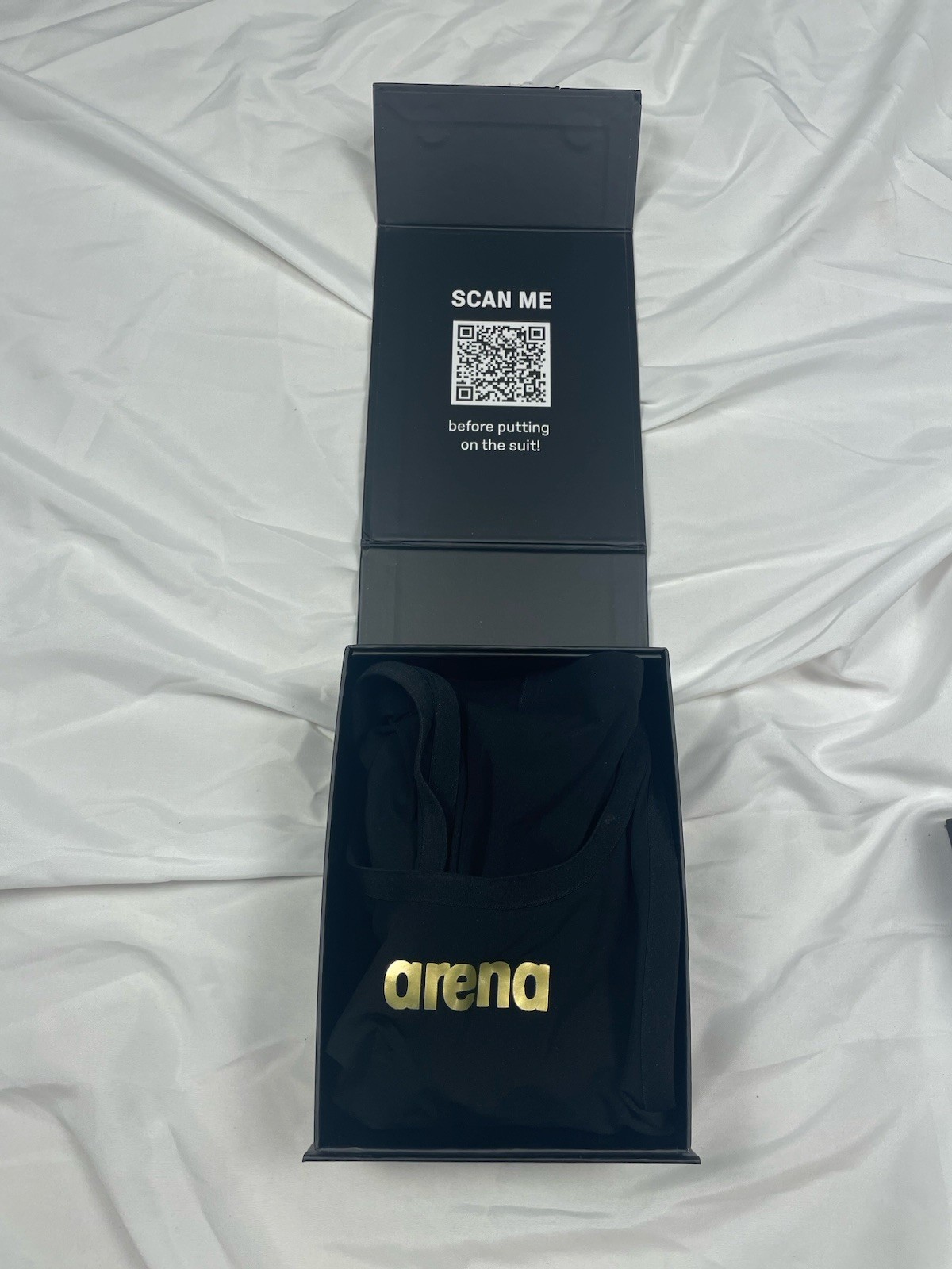Arena Powerskin Carbon Air2 Open Back Black/Gold, Size 28