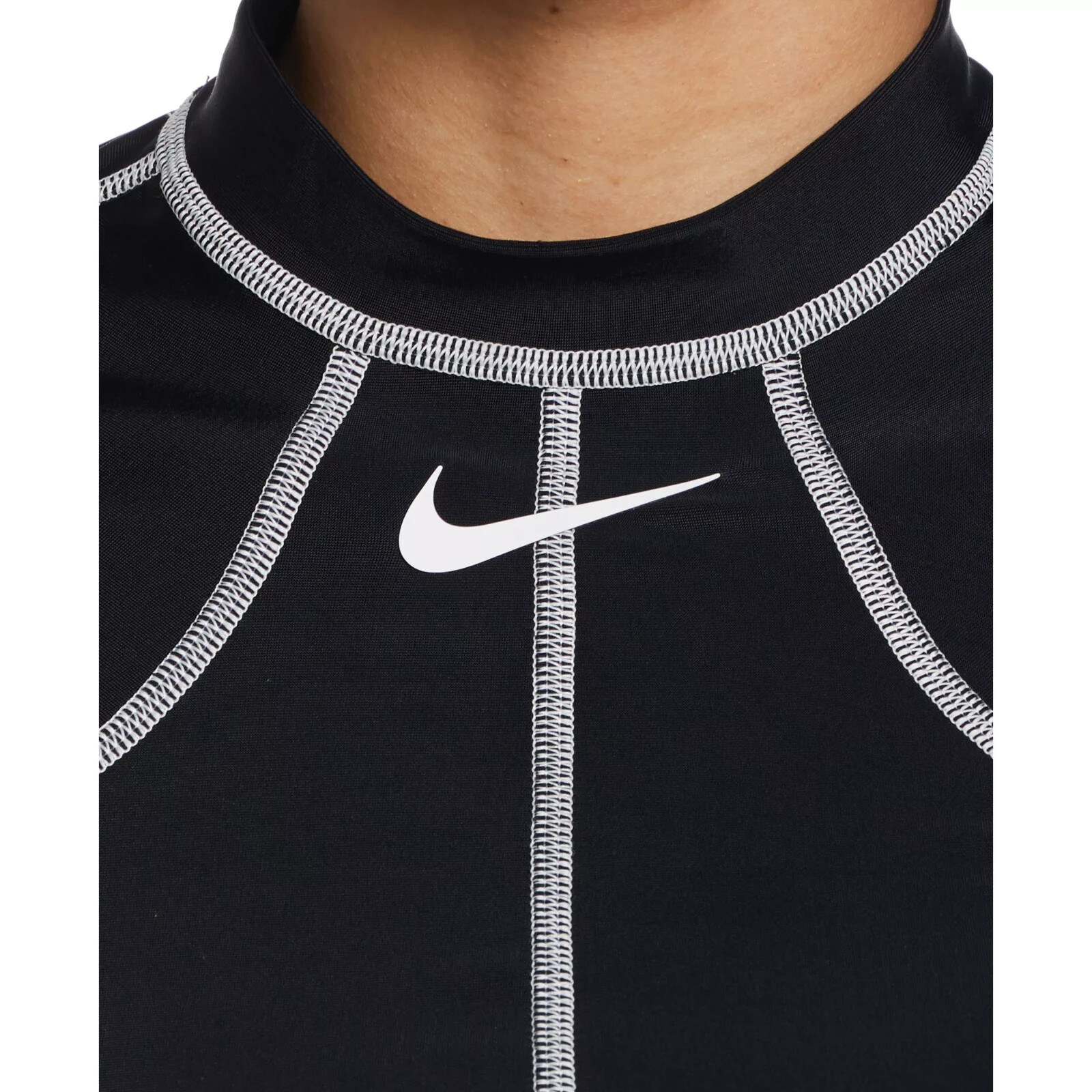 Nike Fusion Women’s Long Sleeve Rashguard Crop Swim Top Large Black Swimwear NWT