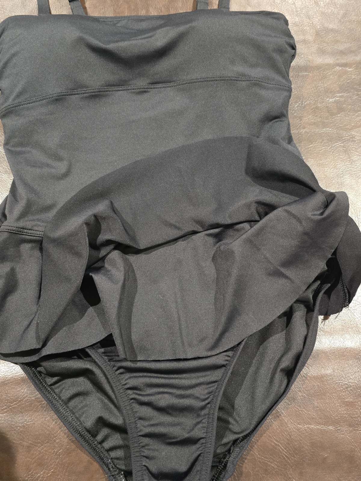 Lands’ End Women’s Sculpting Suit Ruffle Bandeau One Piece Swimsuit Sz 10 Black