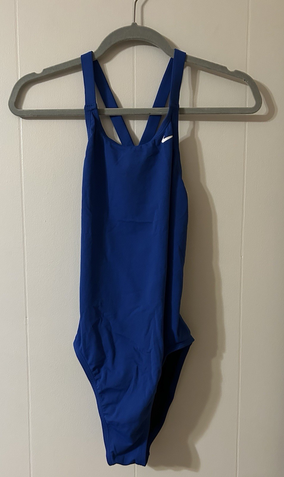 Nike Women’s HydraStrong Solid Fastback One-Piece Royal Blue Swimsuit, 36/10