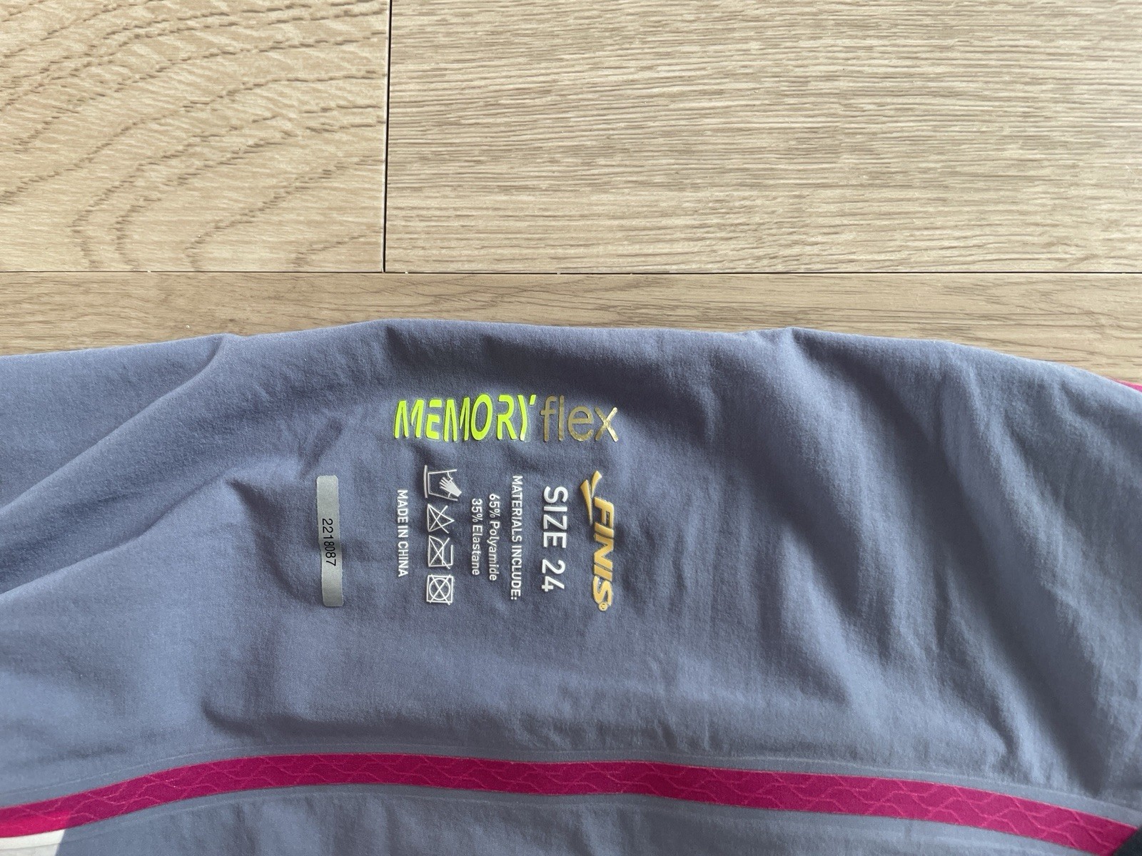 FINIS HYDROX OPEN BACK WHITE SIZE 24