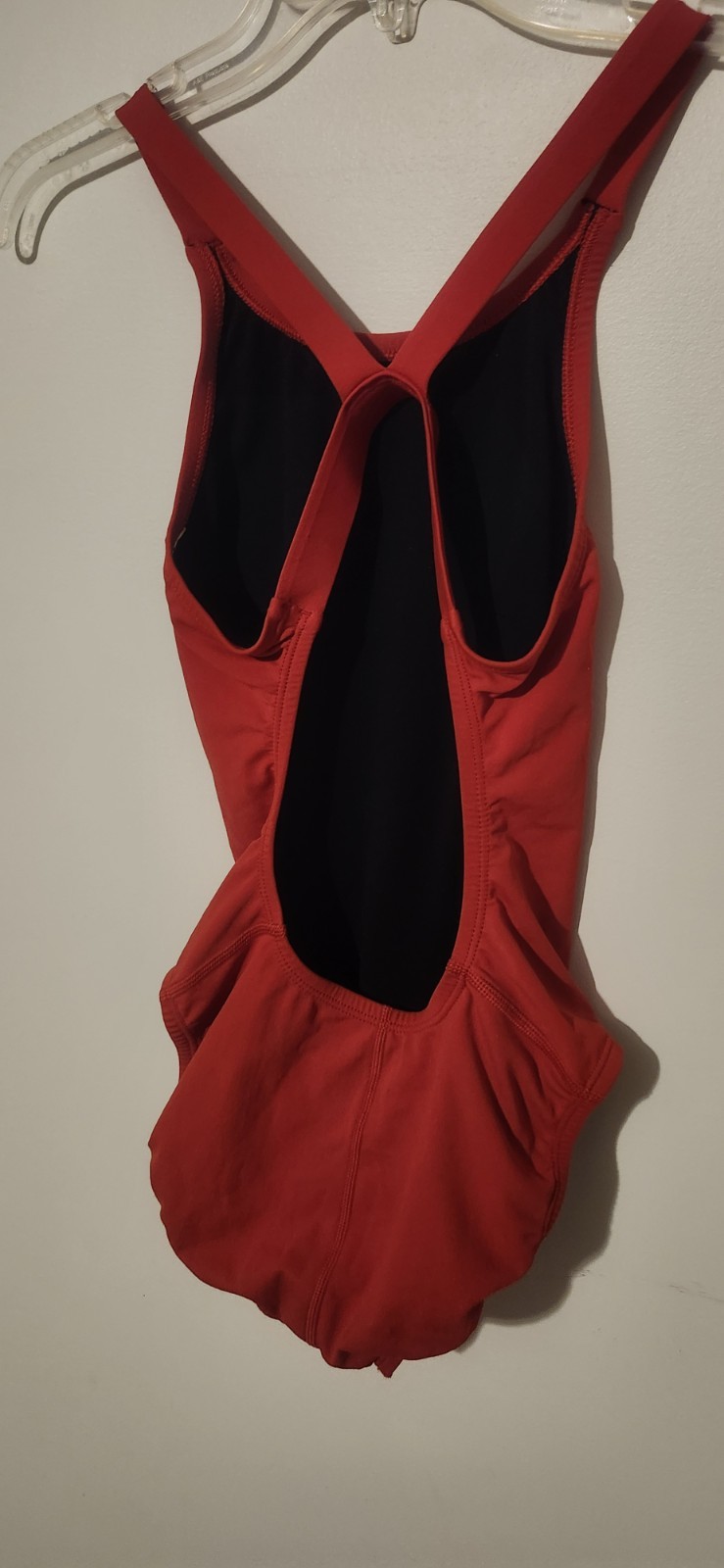 Nike Hydrastrong One Piece Swimming Swimsuit Women’s Regular Fit Red Size 6