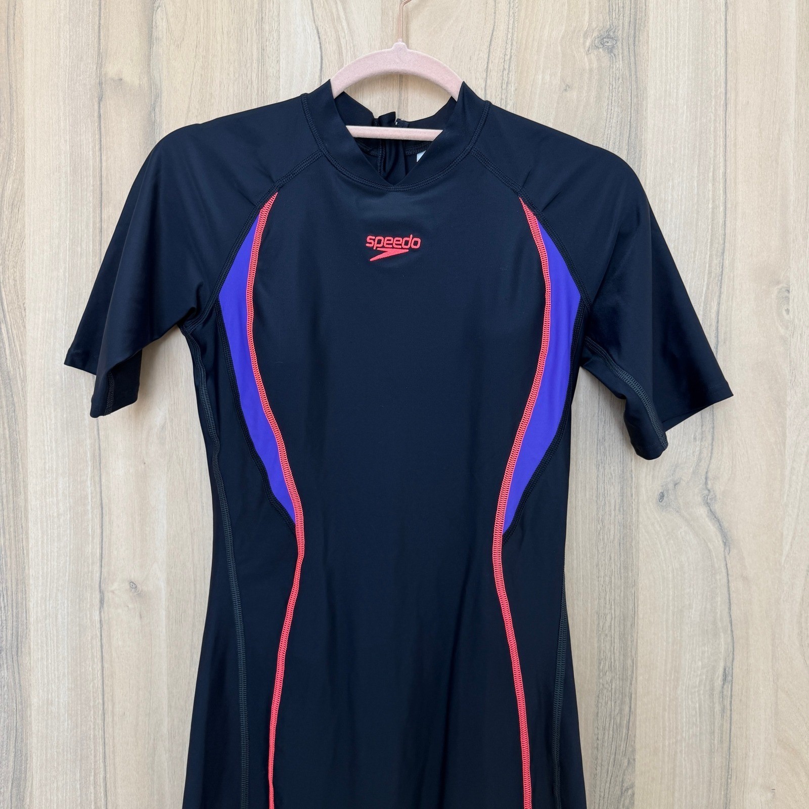 Speedo Women Short Sleeve Rash Guard Small 36 Black Swim Performance Surf Sporty